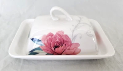 Plato de mantequilla de peonía de Martha Stewart Foto 1 de 4