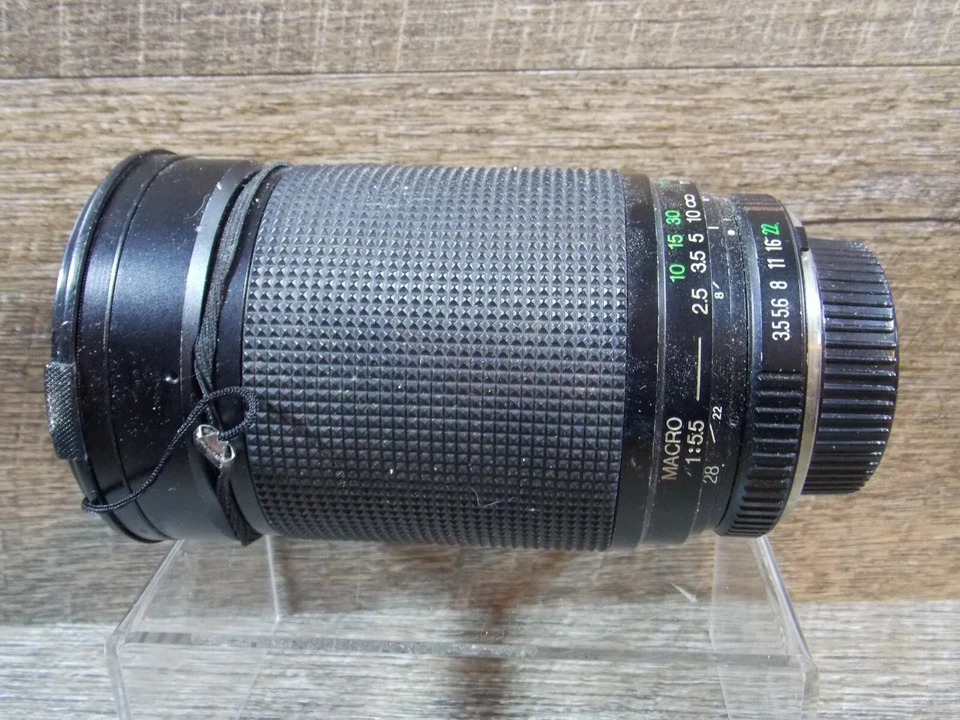 Kalimar Camera Lens 200mm MC Auto Zoom Macro 1:3.5-5.3 F=28-200mm #M9570538 - Image 1 of 4
