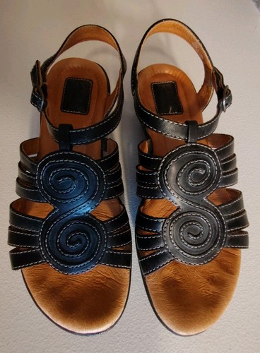 Sandali Clarks Artisan neri con tomaia in pelle 7M 85356 classici