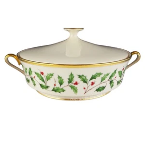 Lenox China HOLIDAY Covered Round Vegetable Bowl Christmas Casserole 1st Quality - Picture 1 of 9