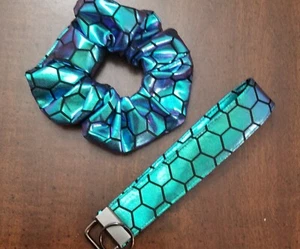 Kaufen Sie Schlüsselanhänger, Armband, Keyfood Regenbogen glänzende metallische Farben. Erhalten Sie kostenloses Scrunchie/FM - Bild 1 von 4