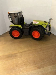Claas Xerion 5000 Tractor By Bruder 3015 - Picture 1 of 10