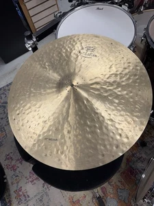 ZILDJIAN K Constantinople 22” Medium Ride Cymbal - Picture 1 of 3