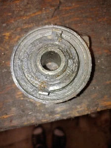 1981 Suzuki GS750E  speedometer drive gear - Picture 1 of 3