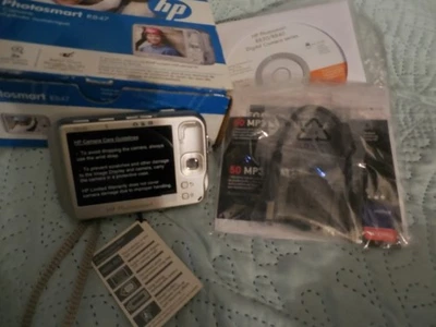 New HP PhotoSmart R847 8.0 MP Digital Camera open box - Image 1 of 4