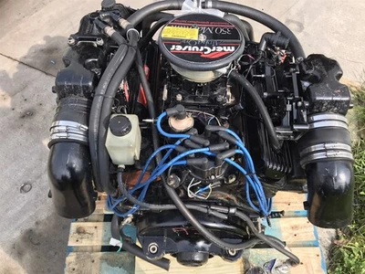 Motor MerCruiser Marine 350 Mag Magnum 5,7 L V8 SIN SAL listo para caer 391 HRS Foto 1 de 4