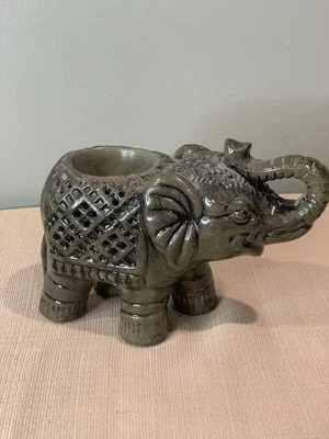 Better Homes And Gardens Elephant Cerámica Tea Light. Foto 1 de 4