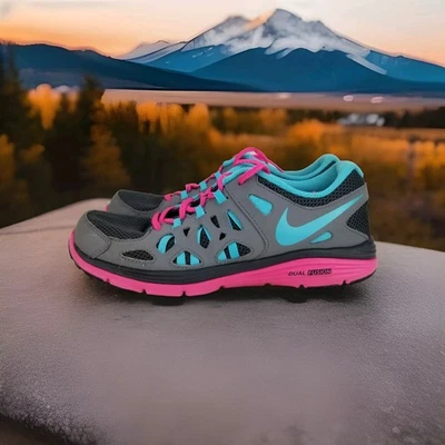 ✅耐克 Dual Fusion Run 2 运动跑鞋 女孩 6Y 女式 尺寸 7.5 灰色 粉红色 — 第 1/4 张图片