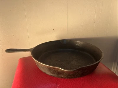 Vintage Griswold cast iron skillet 10  - Image 1 of 4