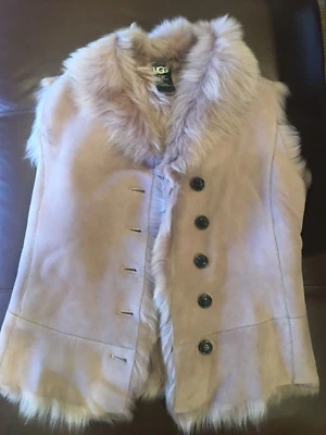 UGG 澳大利亚背心夹克剪羊毛羊皮小号紫色可翻转全新无标签 — 第 1/4 张图片