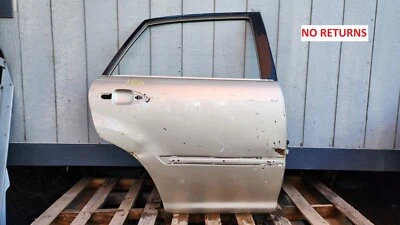 Carcasa puerta trasera derecha Lexus RX330 2004 2005 2006 2007 2008 2009 Foto 1 de 4