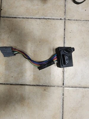 1998 1999 2000 2001 2002 LINCOLN TOWN CAR LEFT DRIVER SEAT SWITCH - Image 1 of 2