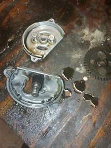 Honda SL125E  oil pump - Picture 1 of 2