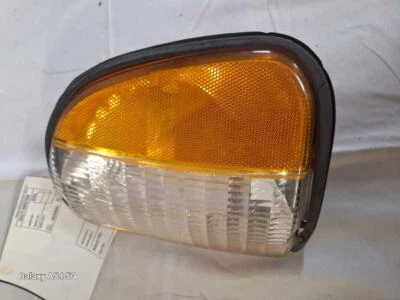 Passenger Corner/Park Light Thru 12/01/02 Fits 01-03 FORD E150 VAN 228311 - Image 1 of 4