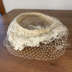 VTG 1950's 50s Casque Skull Cap Lace Netting Headpiece Hat Ivory White - Picture 1 of 13