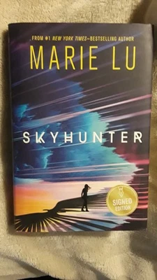 Skyhunter by Marie Lu signed copy from 2020 with dustjacket Foto 1 de 4