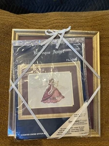Neu in Verpackung "Meine Lieblingsbeschäftigungen" gezähltes Kreuzstich-Set, Barockengel - Bild 1 von 2
