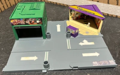 Nice Hot Wheels Motorsports Mega City 2007 Single Block Play Set 1718UX! a Must! - Image 1 of 4