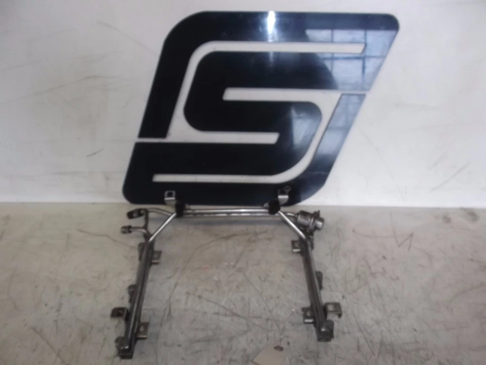 Audi A6 2.8 Quattro 2001 OEM riel inyector de combustible de fábrica + regulador de presión Foto 1 de 1