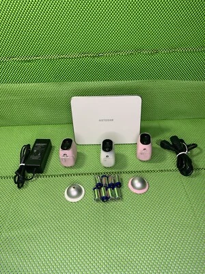 NETGEAR  ARLO Base Station Wireless Wi-Fi VMB3000 Hub AND 3 VMC3030 Cameras - Image 1 of 4