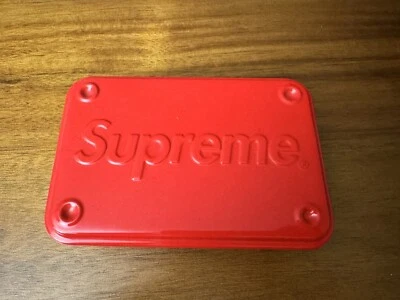 Caja metálica abatible mediana Supreme SS13 Foto 1 de 4