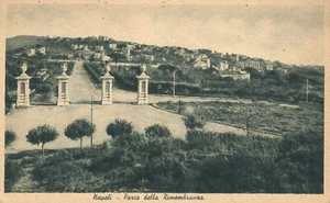 Postal Napoli Parco della Rimembranza Parque de la Memoria Nápoles Italia - Imagen 1 de 2