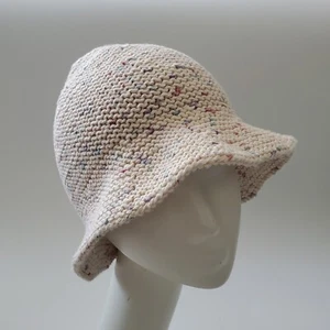 Cappello a secchiello aderente lavorato a mano boho maculato cottagecore hippie indie streetwear - Foto 1 di 11