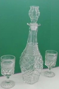 Anchor Hocking Wexford Crystal Decanter With 2 Glasses - Picture 1 of 12