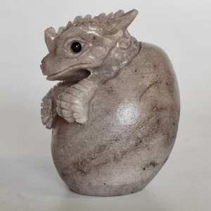 Natural quartzite mineral raw stone, handmade carving, dinosaur - Picture 1 of 10