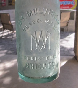 Botella corona en relieve 11.5" WM MULVIHILL Chicago verde aqua refresco pop grande alto - Imagen 1 de 8