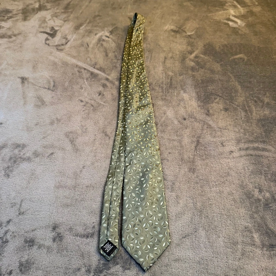 Corbata para hombre Perry Ellis Portfolio patrón de hojas verdes salvia mezcla de seda Foto 1 de 4