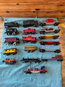 17 modelos de trenes tolvas y caboose de posguerra Lionel Lines American Flyer Marx de colección - Imagen 1 de 11