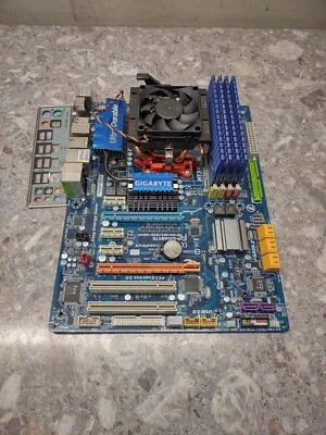 Gigabyte GA-MA790X-UD4P, AMD Phenom X6, 8GB Hyper X DDR2, I/O Retro Gaming !! - Image 1 of 4