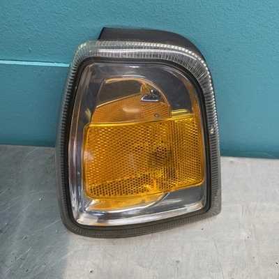 OEM | Luz de señalización delantera Ford Ranger 2006-2011 (izquierda/conductor) Foto 1 de 3