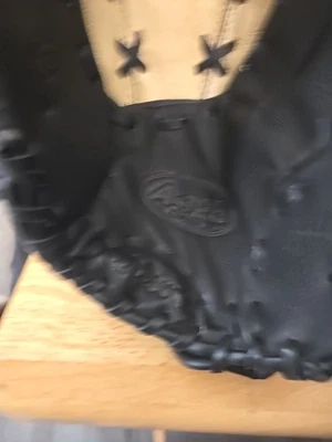 Wilson A425 Youth Glove.Black And Tan Baseball Leather.ez Catch - Image 1 of 3