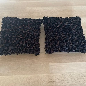 Dreamweavers Shaggy Black/ Brown 2 Throw Pillows 18" - Picture 1 of 8