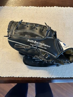1980s SEATTLE MARINERS Kingdome Giveaway Black Baseball Glove/Mitt #2606 Left - Image 1 of 4