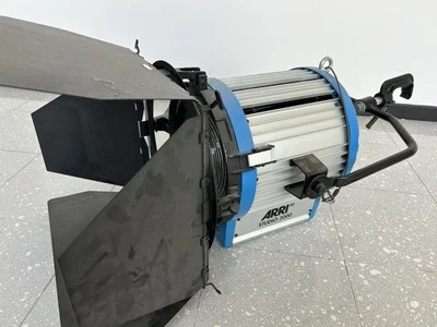 Arri Studio 2000 Tungsten 2K watt Fresnel - no barn door - no lamp - Image 1 of 4