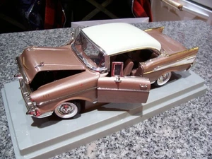 1957 Chevrolet Bel Air -- Dusk Pearl -- Fuel Injection Ertl American Muscle 1/18 - Bild 1 von 4