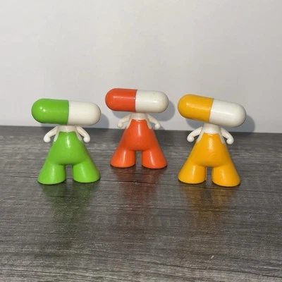 Lote de figuras de píldoras de vinilo UR Fabulous Zee Art Is Medicine Foto 1 de 4