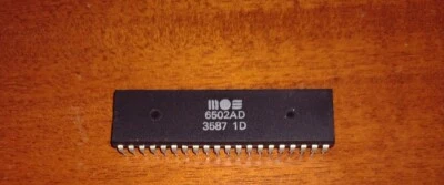 Chip MOS 6502AD CPU, microprocessore per COMMODORE VC20, 1541/1541C/1571/RF501C - Immagine 1 di 2