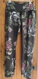 Lululemon Women's Size 10 Leggings Black/Grey with Rose Pixelated Pattern Nice! - Picture 1 of 6