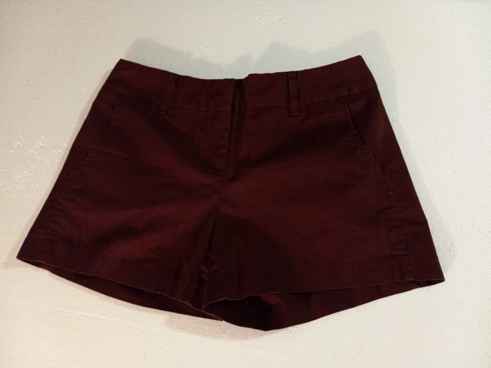 Daisy Fuentes Casual Woman  Short Size 8 - Image 1 of 4