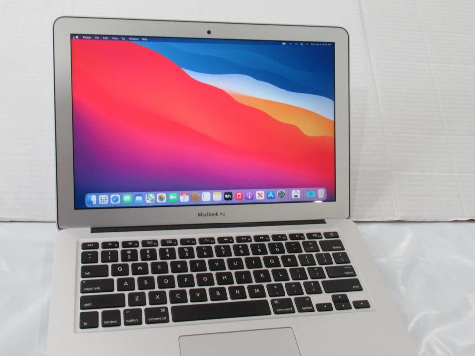 Apple MacBook Air 13" Early 2015 Core i5 1.6GHz 8GB RAM 128ssd - Image 1 of 4