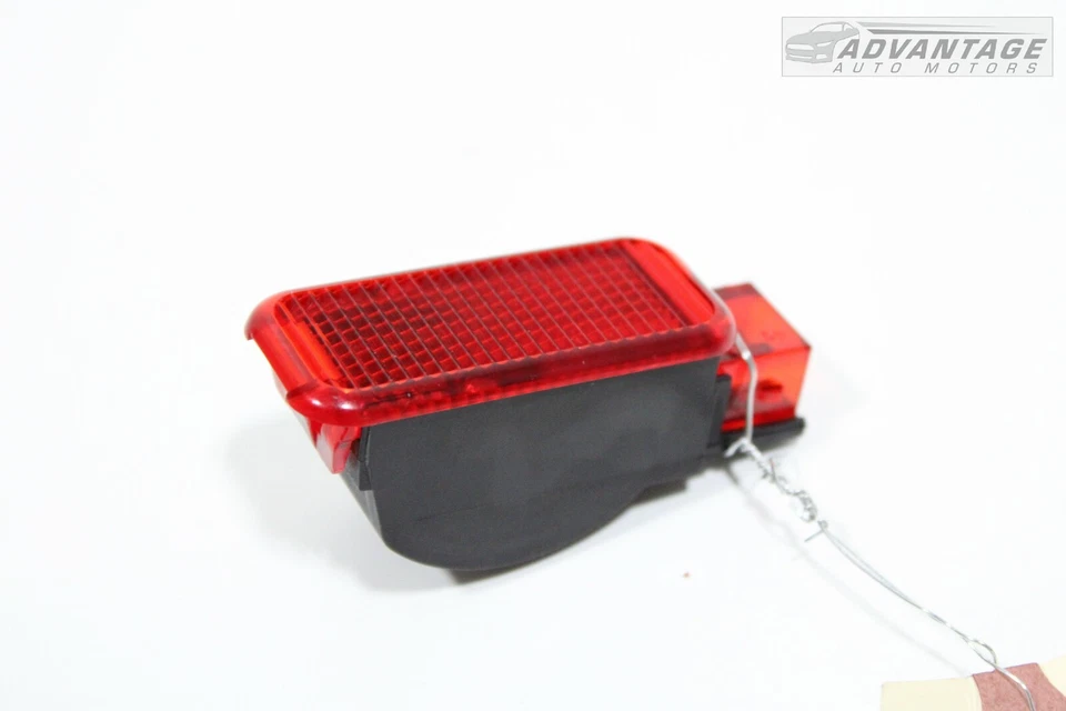 2015-2018 AUDI Q3 REAR RIGHT INTERIOR DOOR PANEL WARNING SAFETY LIGHT LAMP OEM - Image 1 of 4