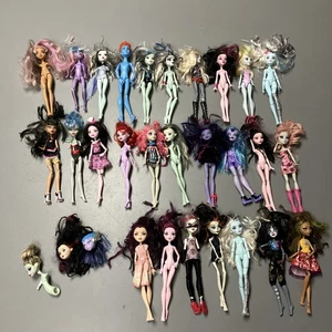 Lote de muñecas Monster High algunas completas algunas no extras etc. LOTE DE 27 - Imagen 1 de 12