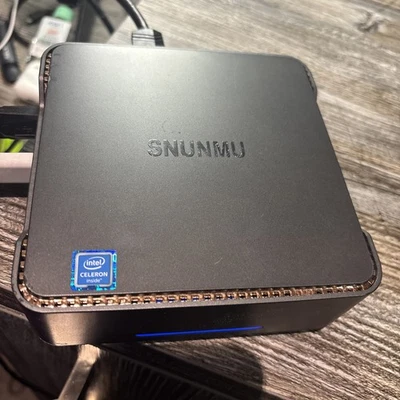 SNUNMU Mini PC,8GB RAM + 256GB ROM,Intel Celeron J4125 (up to 2.7 GHz) Small Com - Image 1 of 3