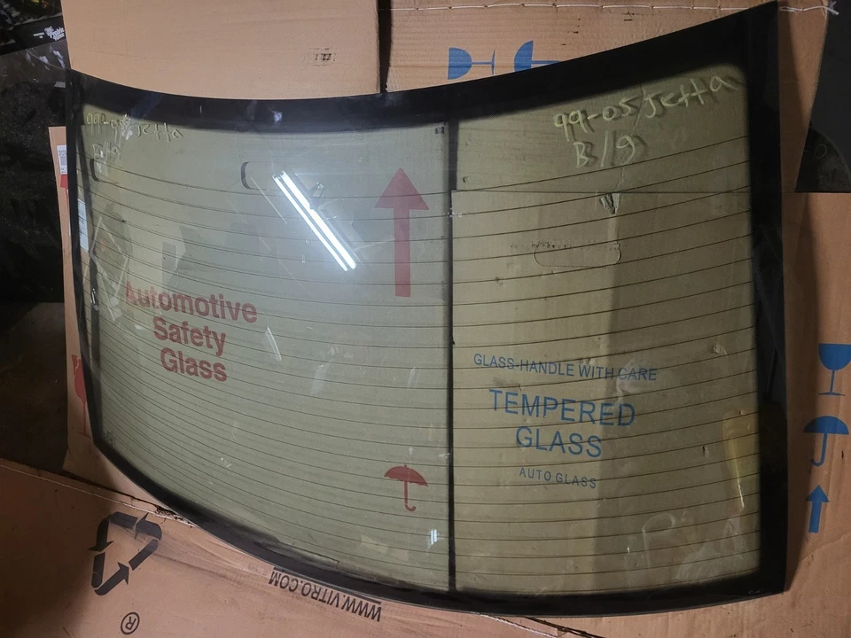 2000 - 2005 VW Volkswagen Jetta Sedan Rear Window Back Glass - Image 1 of 1