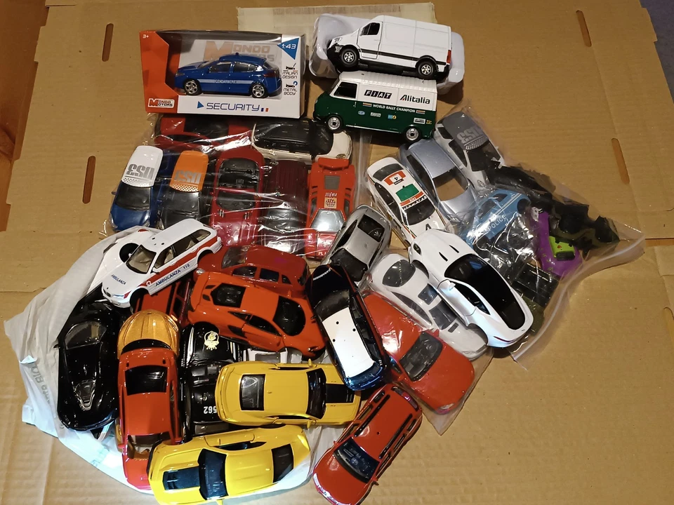 lotto auto-furgoni 1:43 - Immagine 1 di 3