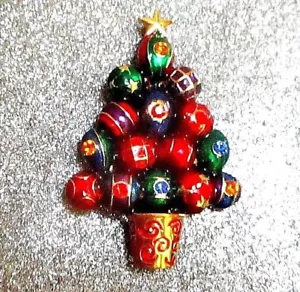 OUTSTANDING 1980"S CHUNKY ENAMEL RHINESTONE CHRISTMAS TREE PIN - USA - Picture 1 of 4
